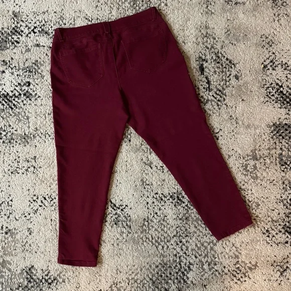 Democracy Women's Skinny Jeans in Rich Burgundy - Picture 2 of 4
